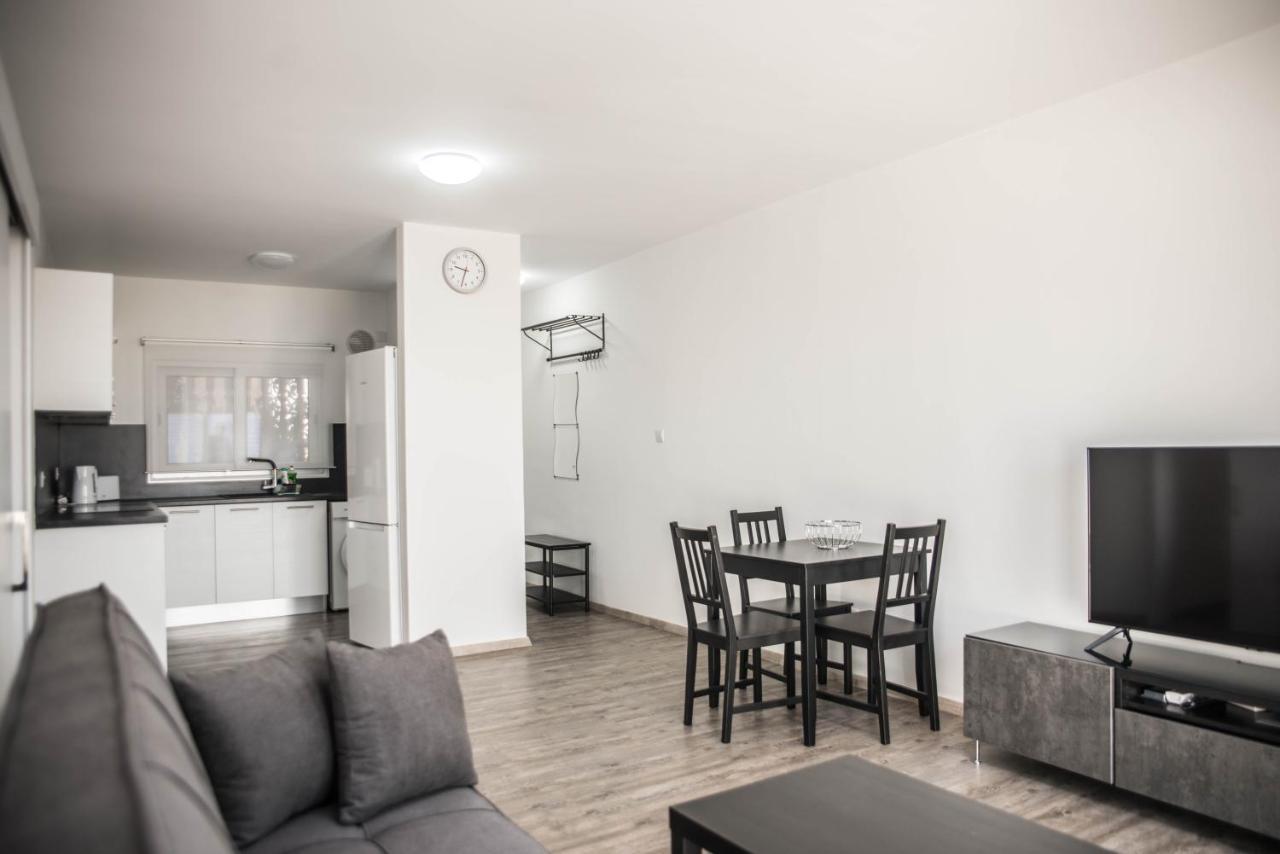 קיסונרגה Lovely One Bedroom Apartment With Nice View מראה חיצוני תמונה